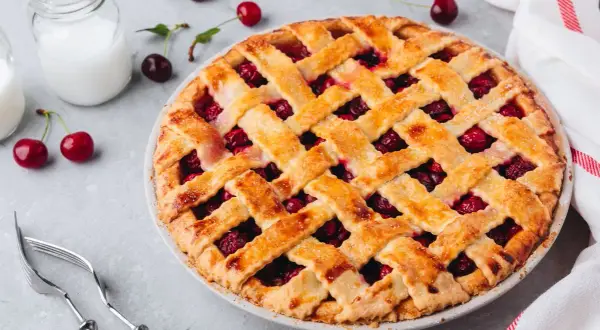 Prosty przepis na ciasto tarta z wiśniami, który zachwyci każdego