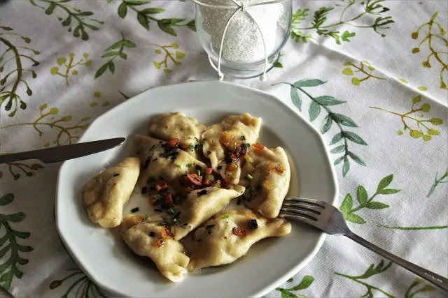 Skąd pochodzą pierogi i co oznaczają pierogi ruskie?